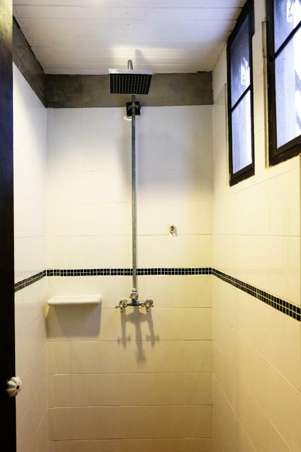 Hotel The Travellers Arms Chiang Mai Esterno foto