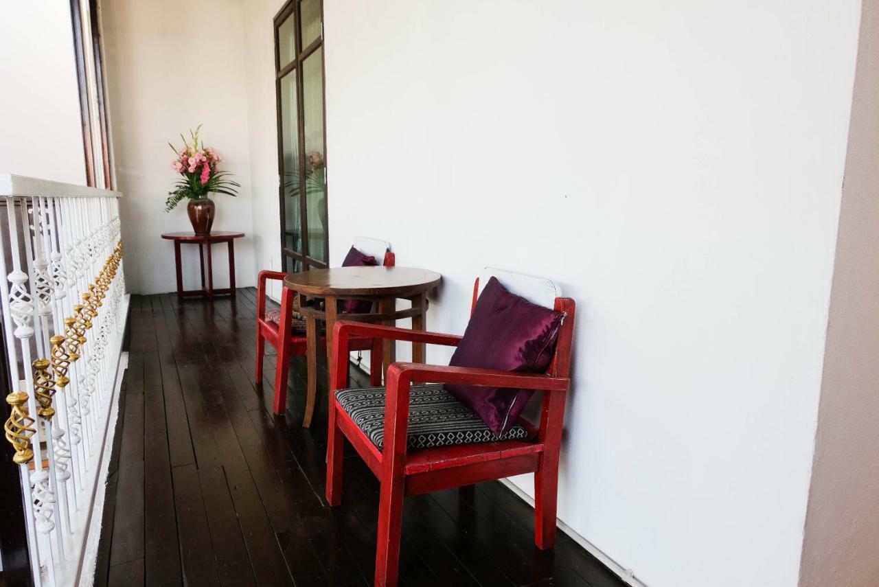 Hotel The Travellers Arms Chiang Mai Esterno foto